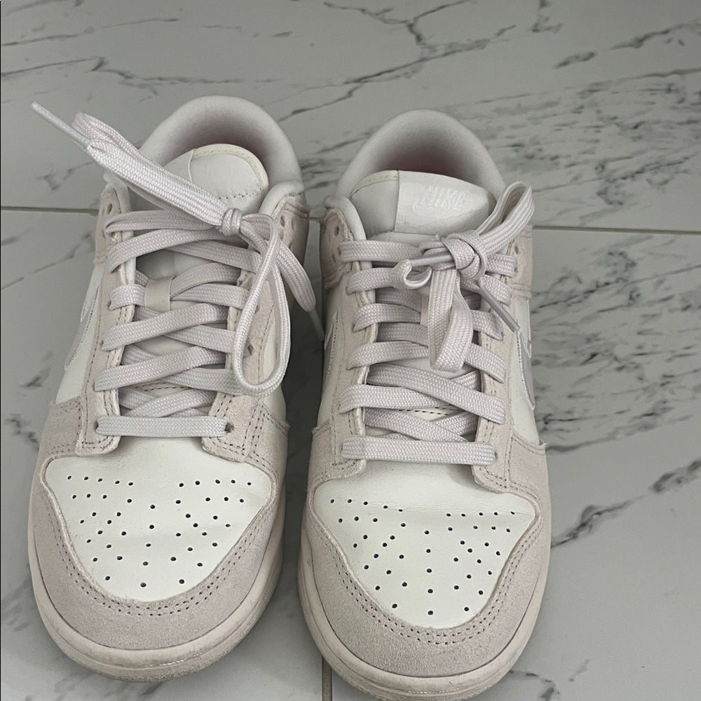 Nike White and Light Pink Athletic Shoes